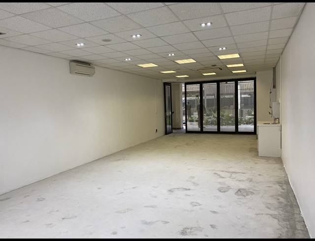 69M² OFFICE TO LET IN WOODSTOCK
